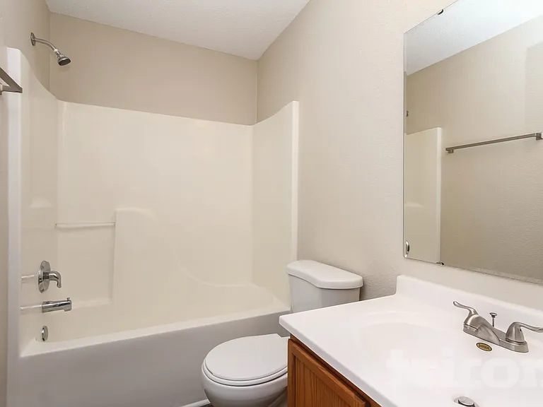 1329 Lake Meadow Dr — Photo 9