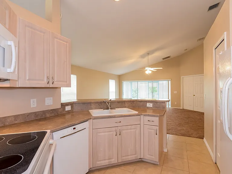 11616 Leda Ln — Photo 6