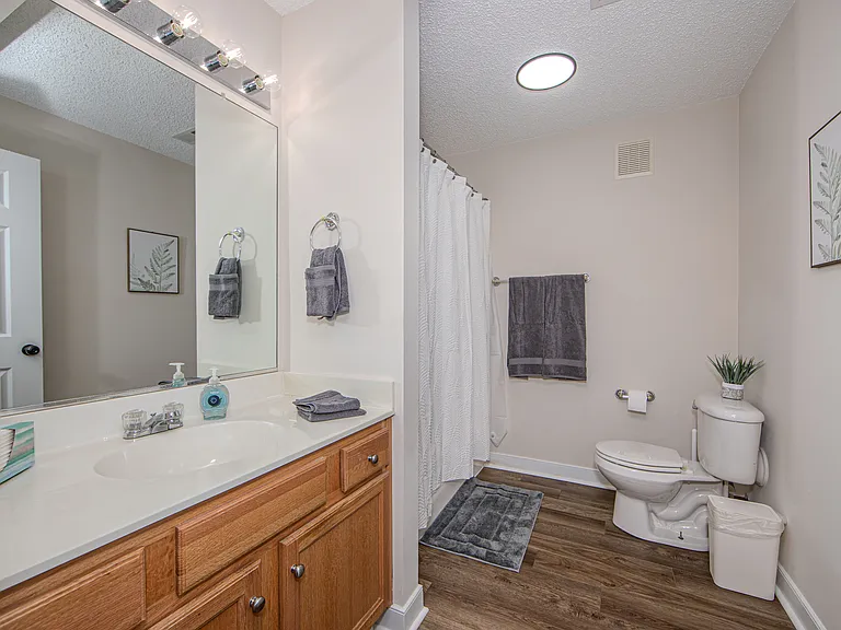 1526 Woodland Ct — Photo 17