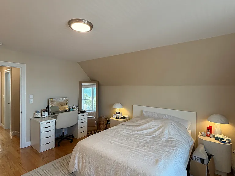 62-64 Waverly St #2 — Photo 19