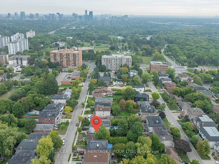39 Reiner Rd #UPPER — Photo 32
