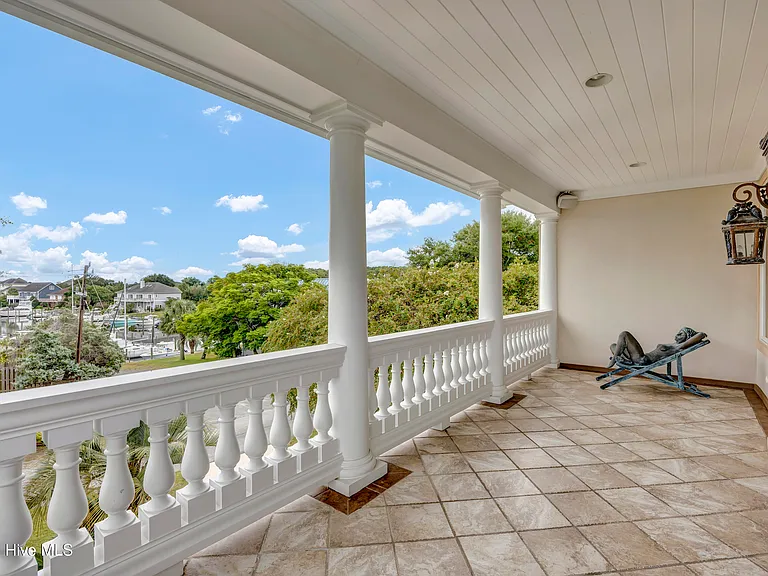 806 Paoli Ct — Photo 41