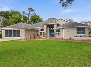 30 Pine St, Homosassa, FL 34446