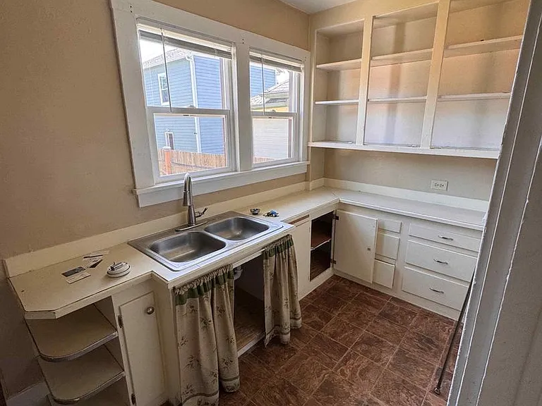 1336 Elizabeth Ave — Photo 4