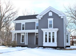 423 E Main St, Carlinville, IL 62626