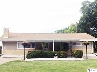 3305 Crestview Dr, Quincy, IL 62301