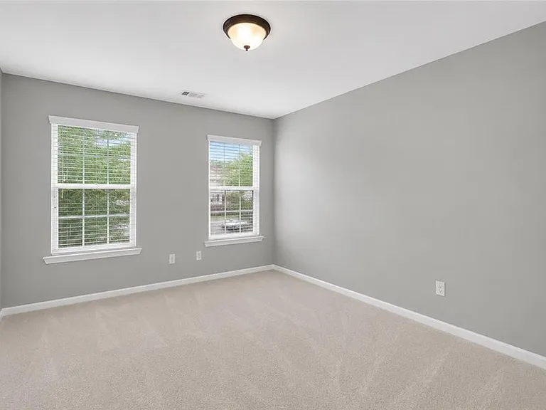 559 Windstone Trl — Photo 11