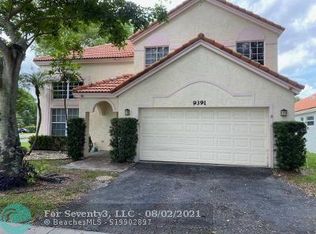 9391 Oak Grove Cir, Fort Lauderdale, FL 33328
