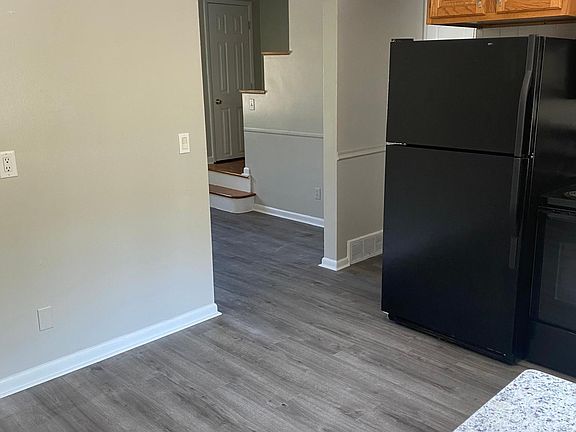 4th image of 880 Ivyhill Dr