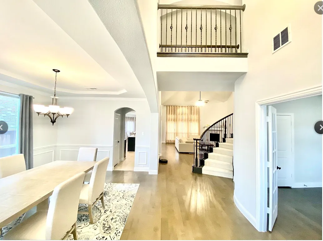 Building Photo - 1712 Silvery Canoe Way