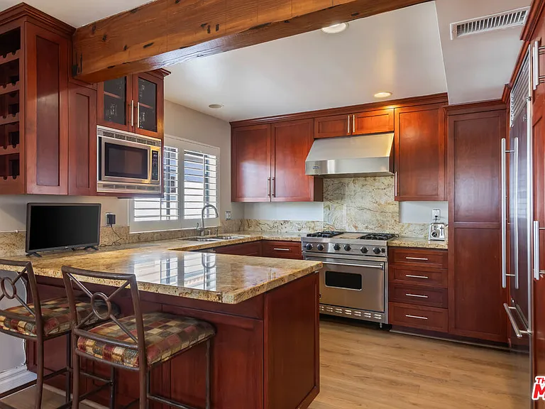 1541 Palisades Dr — Photo 23