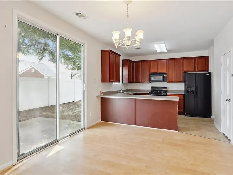 276 Hiawassee Dr — Photo 3
