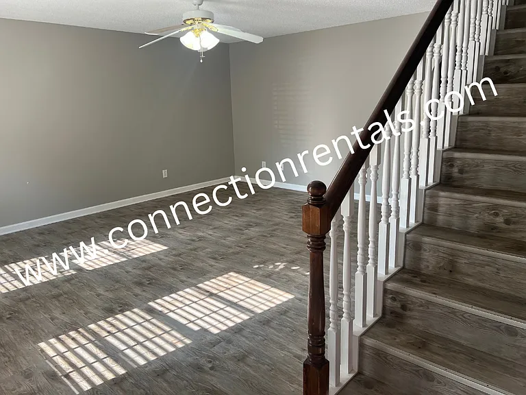 1701 W Oak Dr #252 — Photo 2