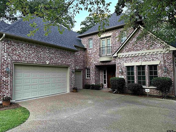 2nd image of 140 Red Oak Ct