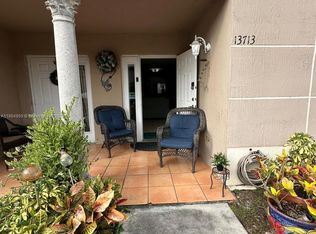 13713 SW 171st Ln, Miami, FL 33177