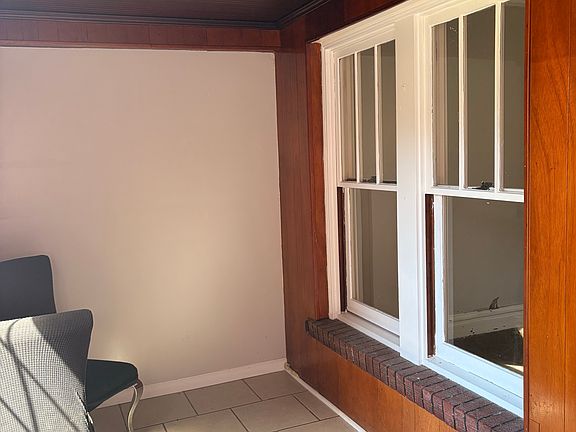 4th image of 3824 Indiana Ave