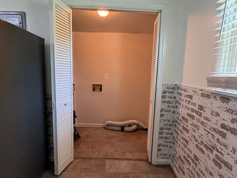 144 Lacy Cir — Photo 13