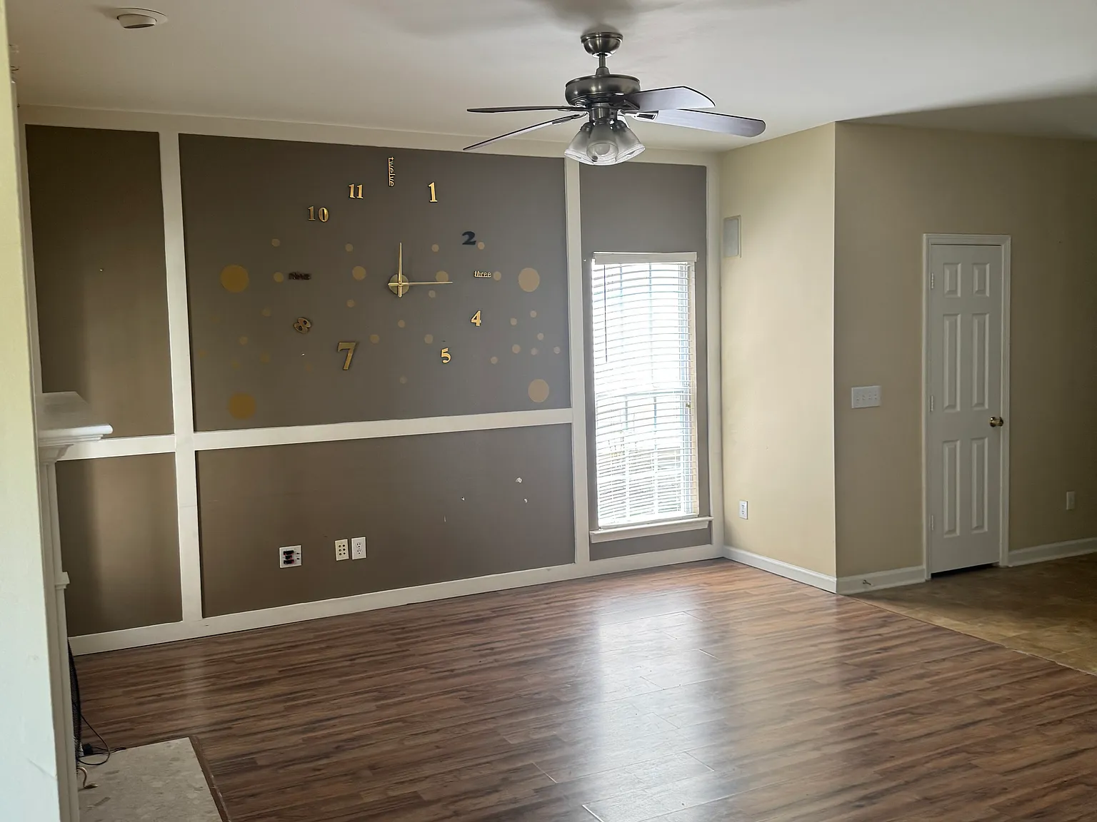3 bed, 2.5 bath, 1960 sqft, $2,050 — Photo 2