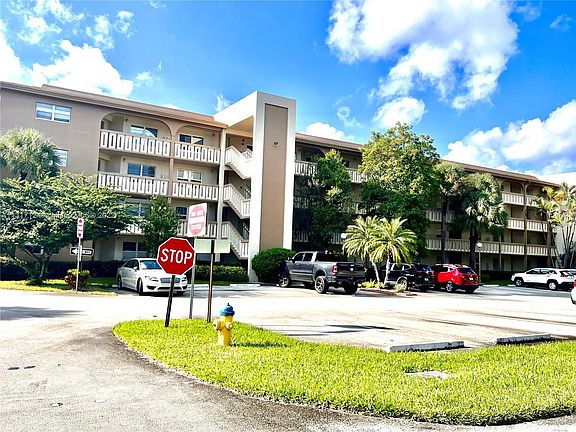 2nd image of 1601 Abaco Dr APT B1