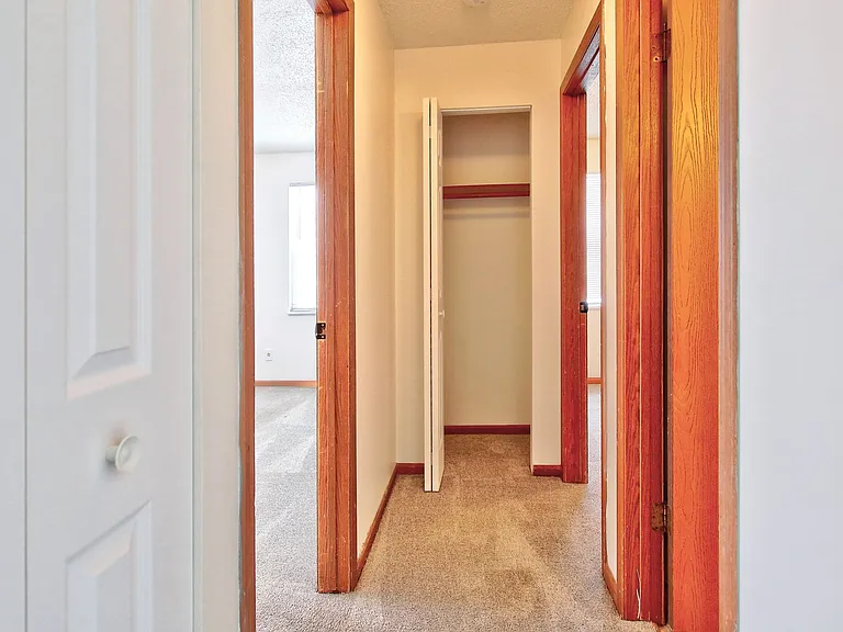 319 Oxford Ct #7 — Photo 9