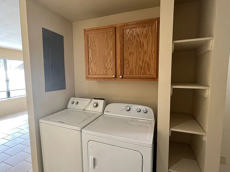 605 N Greenwich Ave — Photo 7