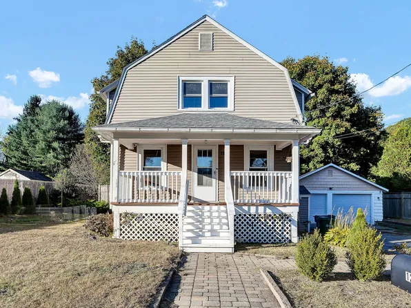 12 Hardwick Road, Waterford, CT 06375