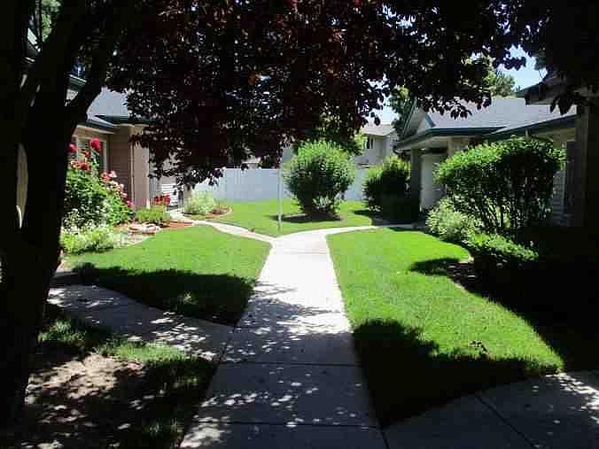 2nd image of 4004 N Bayou Ln