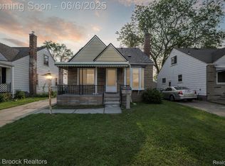 21426 Syracuse Ave, Warren, MI 48091