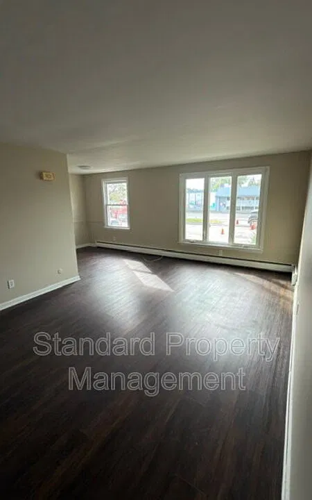 2629 Elmwood Ave #4