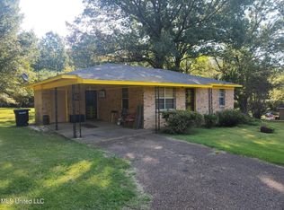 1933 Hammond Hill Rd, Senatobia, MS 38668