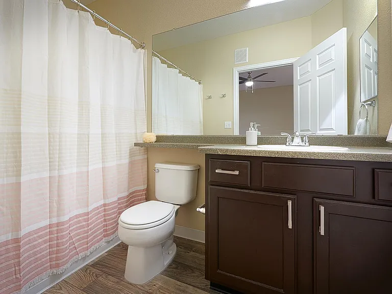 SkyeCrest Apartments — Photo 9