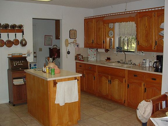 4th image of 137 County Road 4270