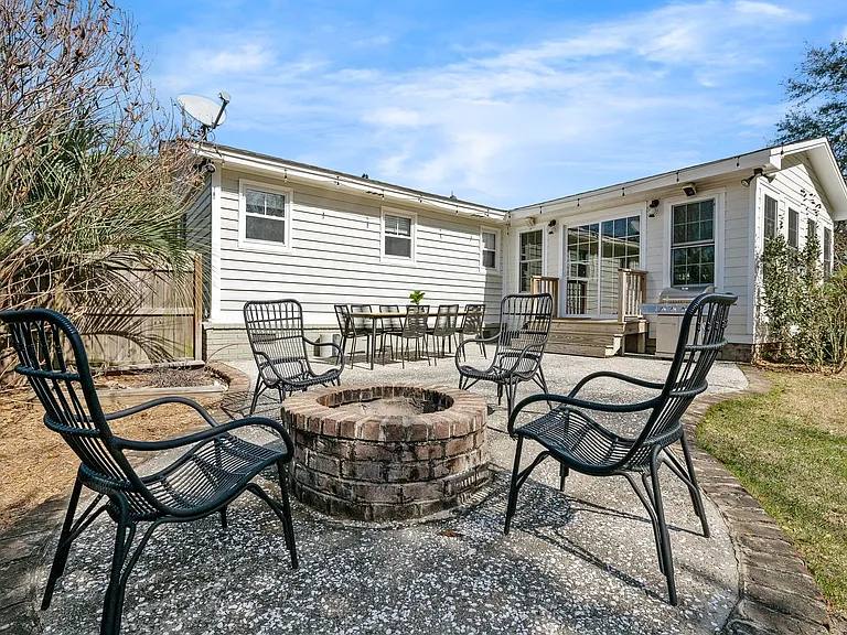 1121 Island View Dr — Photo 42