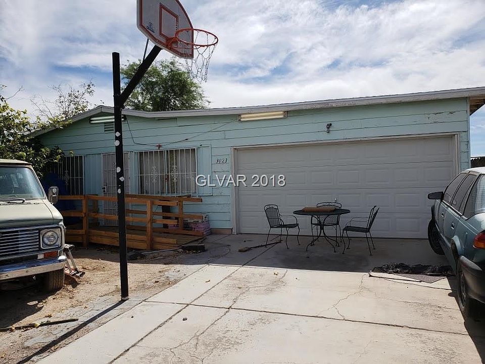 2nd image of 3023 Crawford St