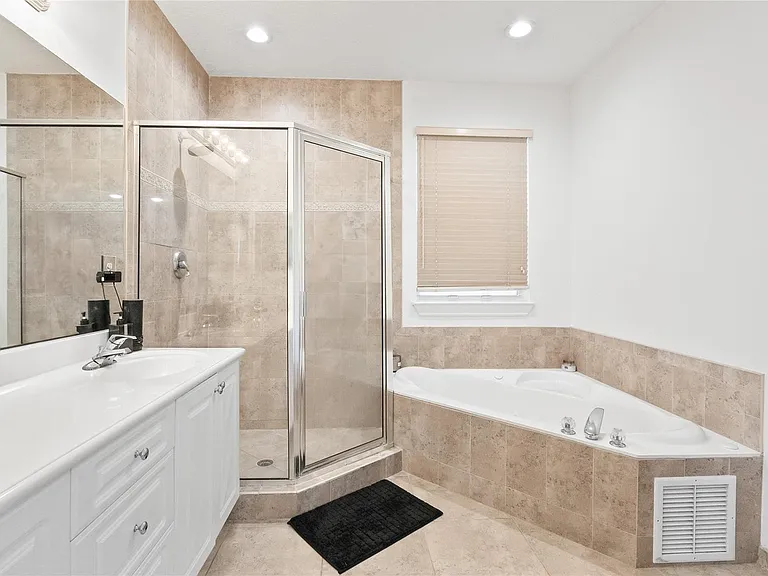 417 SW 8th St #417 — Photo 21