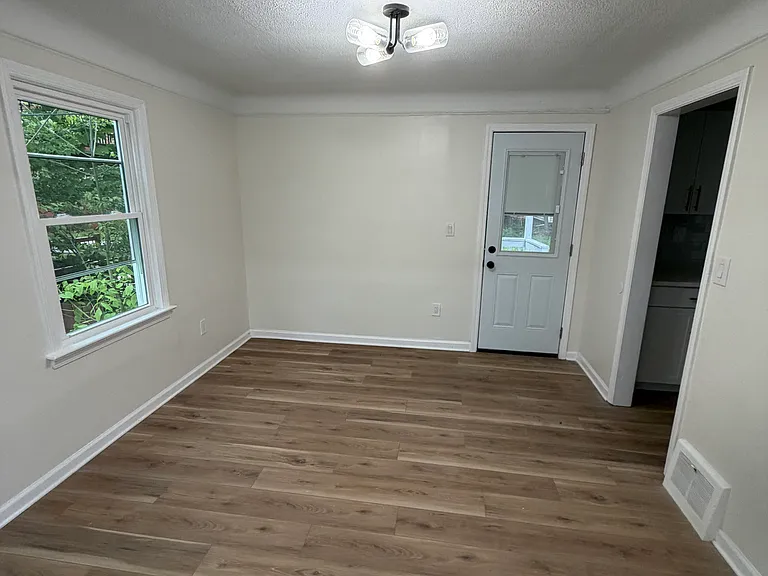 641 Quilliams Rd — Photo 2