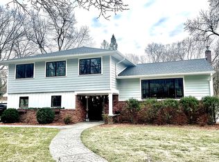 19 Stonehedge Ln, Madison, NJ 07940