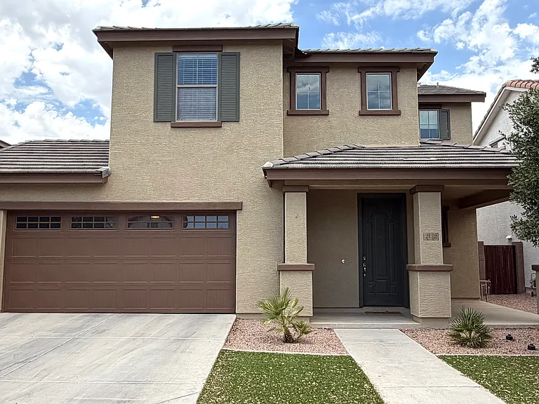 2132 S Martingale Rd — Photo 1