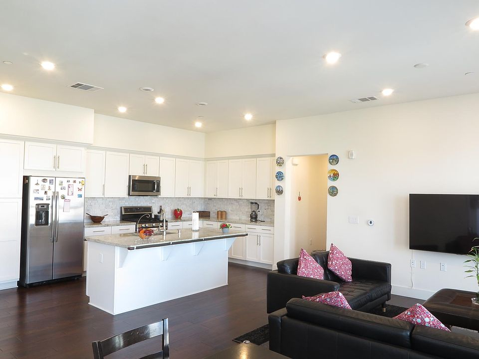Main Hall - Kitchen
