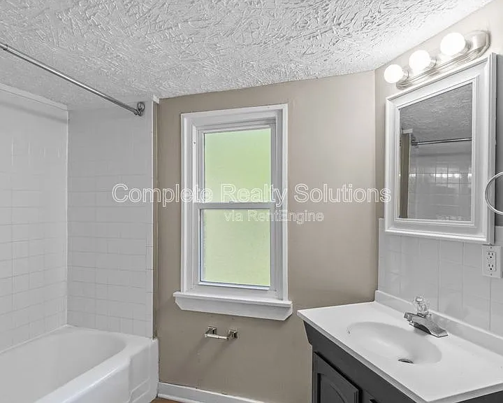 2724 Pasteur Ave — Photo 18