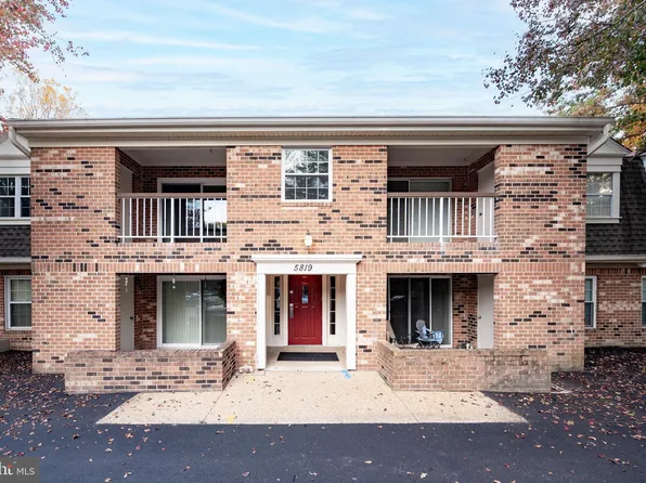 5819 Cove Landing Rd APT 301, Burke, VA 22015