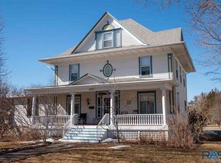 609 N Egan Ave, Madison, SD 57042
