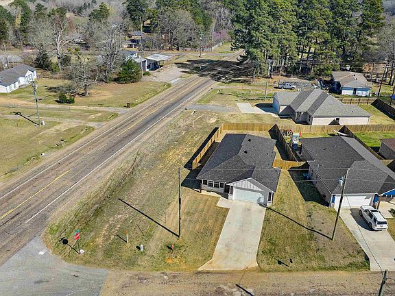 3rd image of 109 Calvert Ln