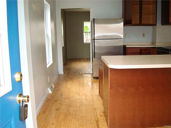 5th image of 14 Coventry Ave