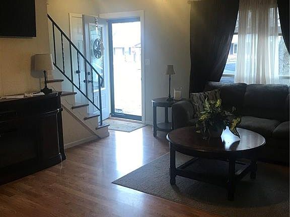4th image of 1527 Willow Pl