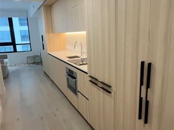 4th image of 225 N Miami Ave #1506