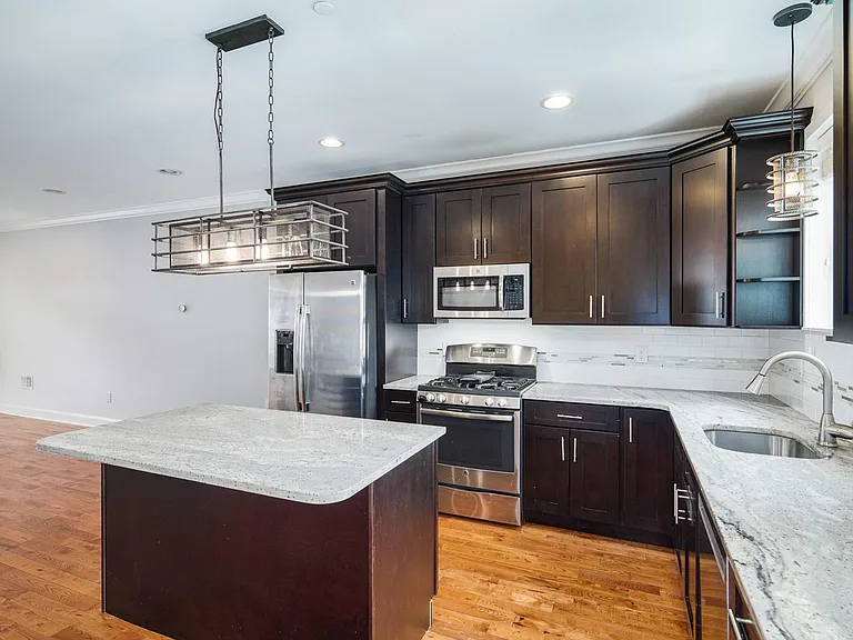 1331 S Cleveland St — Photo 6