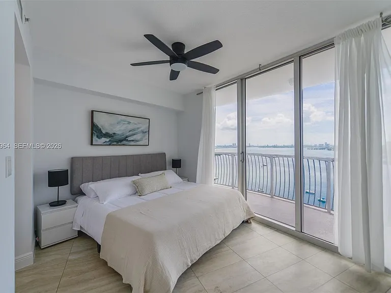 1750 N Bayshore Dr #2402 — Photo 16
