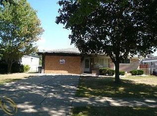 33230 Mina Dr, Sterling Heights, MI 48312