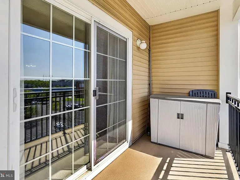 1447 Sierra Dr — Photo 22